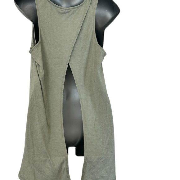 Green activewear ties in back top - Picture 2 of 5